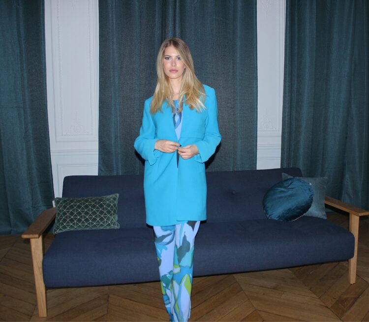 E23-Pantalon COPPRA+Top LOZZARI SEVILLE+veste Witney Zuc Bleu Pacifique